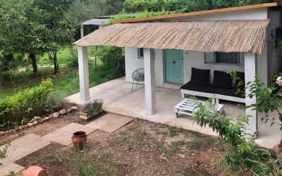 Outside-bungalow-holiday-organic-farm Outside-bungalow-holiday-organic-farm