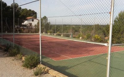 summer-holidays-in-spain-yoga Pista de tenis